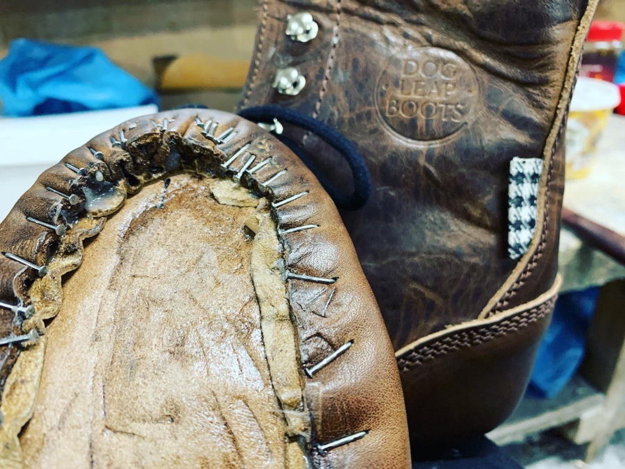 hand-lasting-dogleap-boots handmade boots process: hand lasting